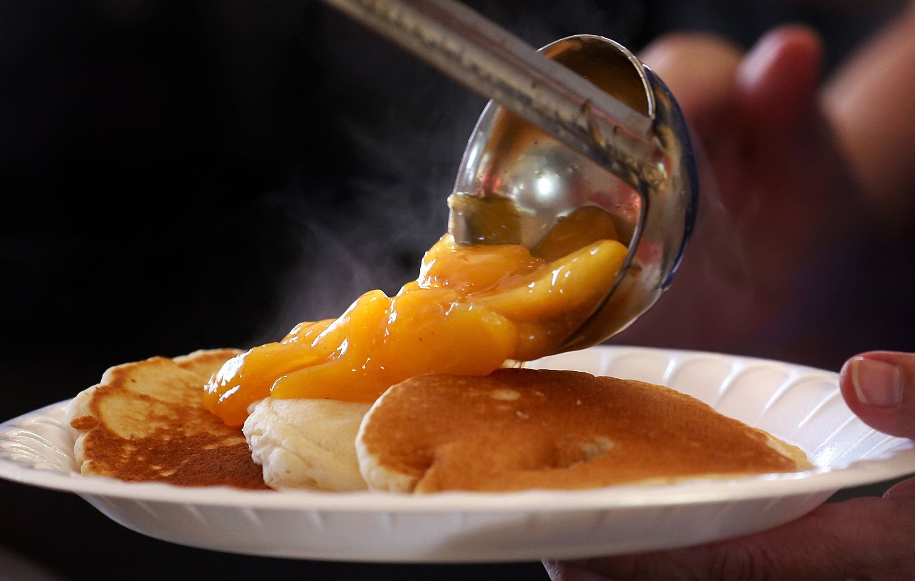 Peach Mania at Apple Annie's